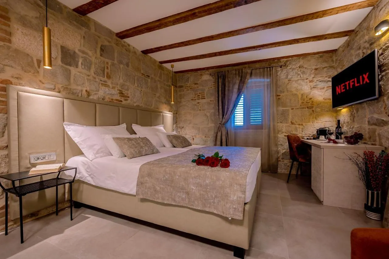 Old Spalatrum Luxury Rooms Split