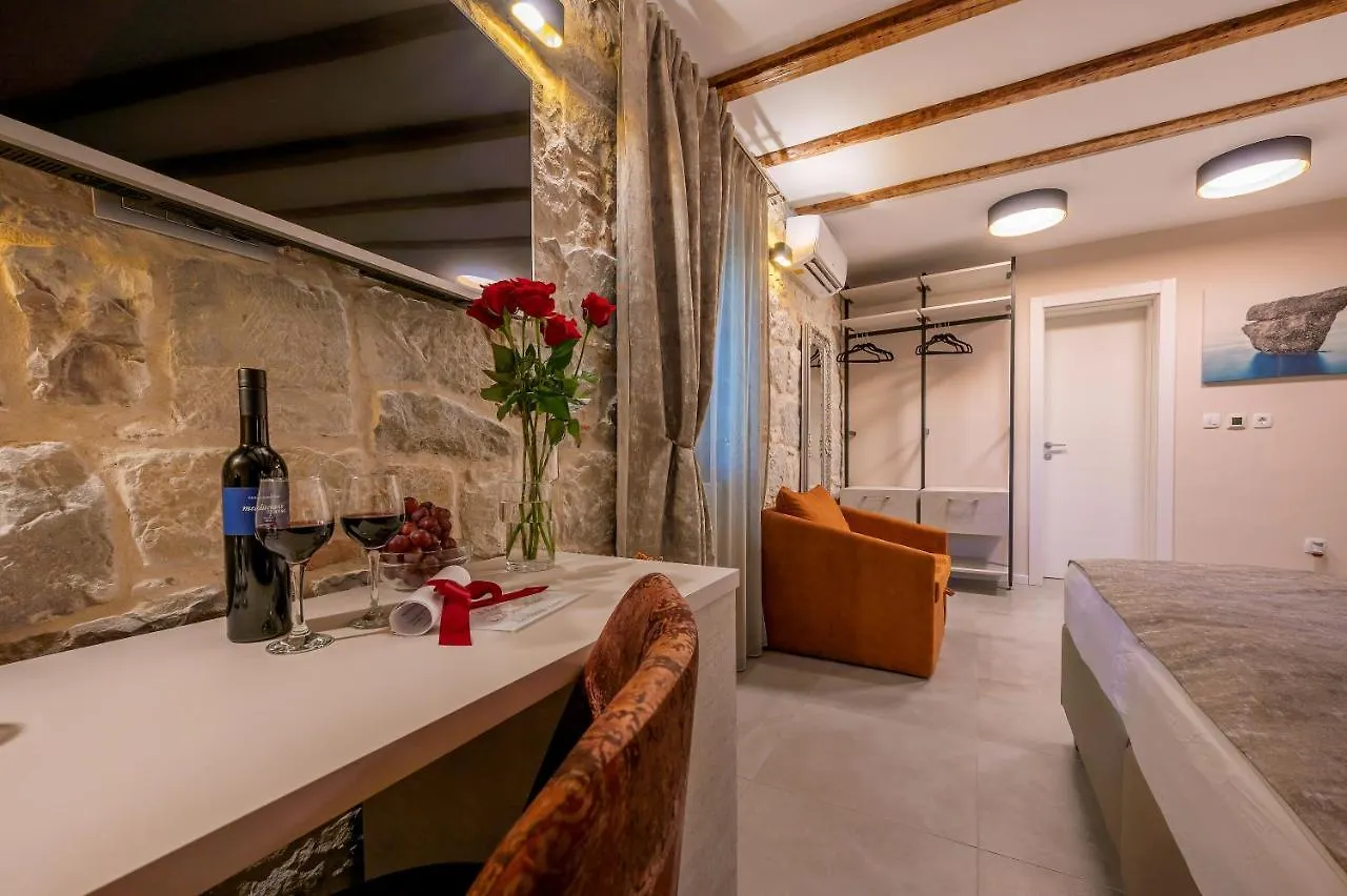 Old Spalatrum Luxury Rooms Split Guest house