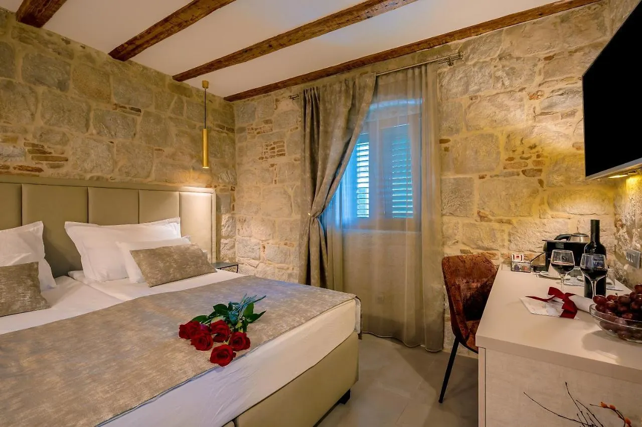 Old Spalatrum Luxury Rooms Split